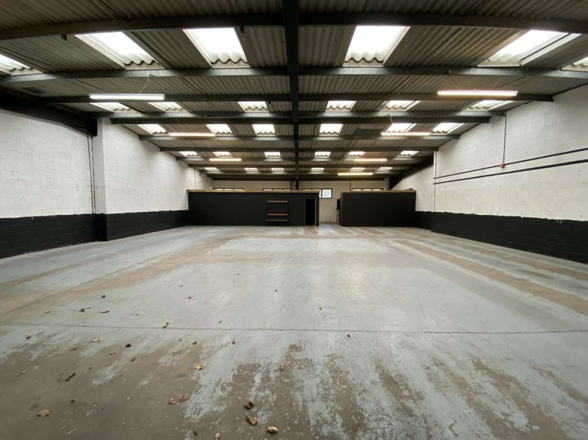 Industrial Unit in Droitwich - photo 3
