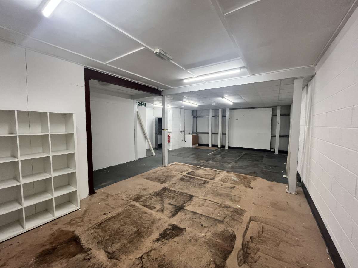 Industrial Unit in Cullompton - photo 3