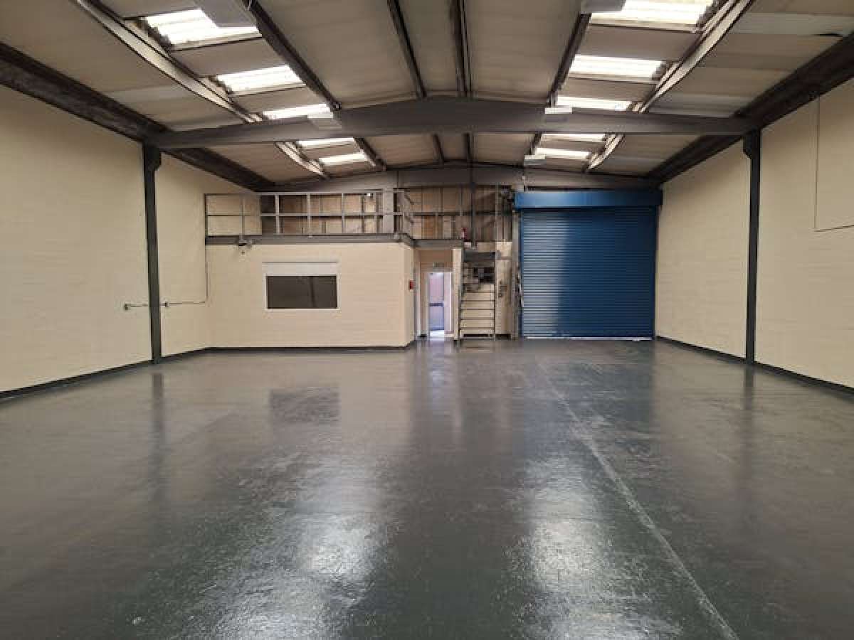 Industrial Unit in Cradley Heath - photo 3