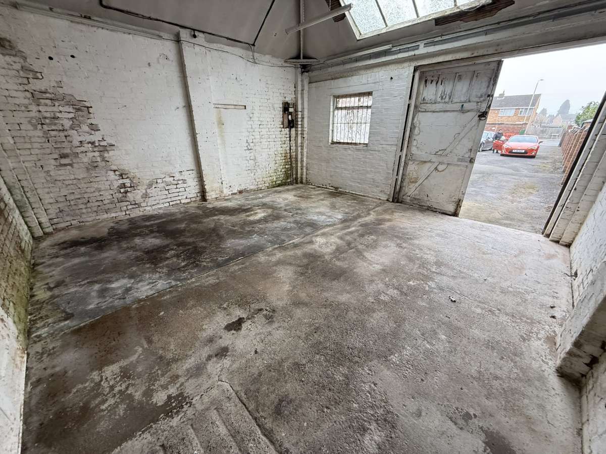 Industrial Unit in Leicester - photo 2