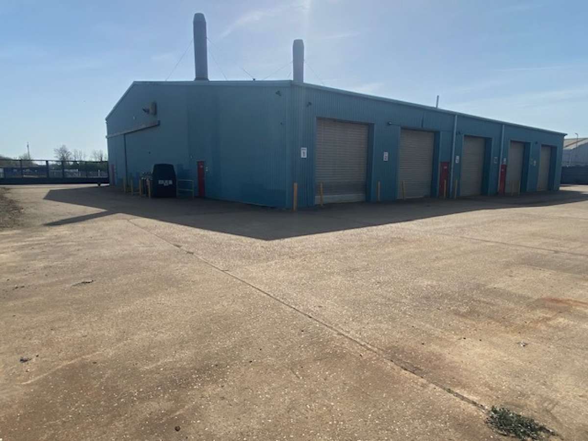 Industrial Unit in March - photo 4