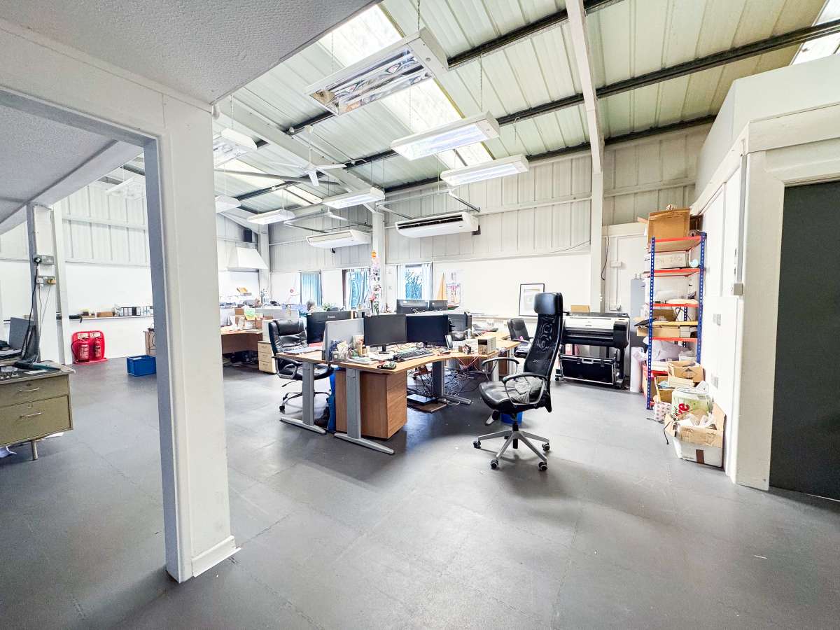 Industrial Unit in Falmouth - photo 2