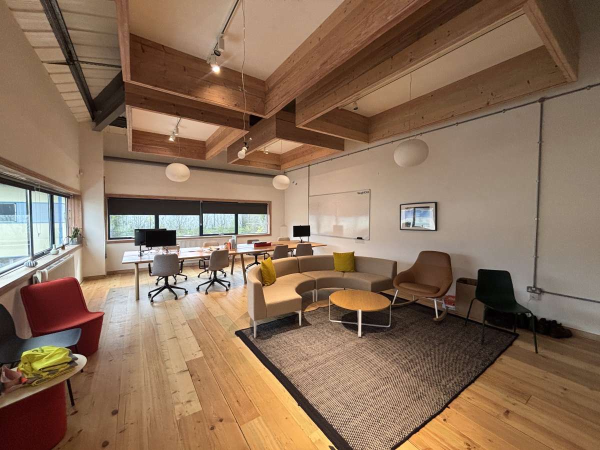 Industrial Unit in Lowfields Business Park - photo 4