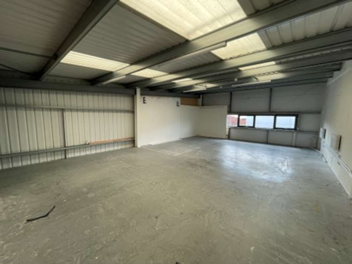 Industrial Unit in Cheetham Hill - photo 4