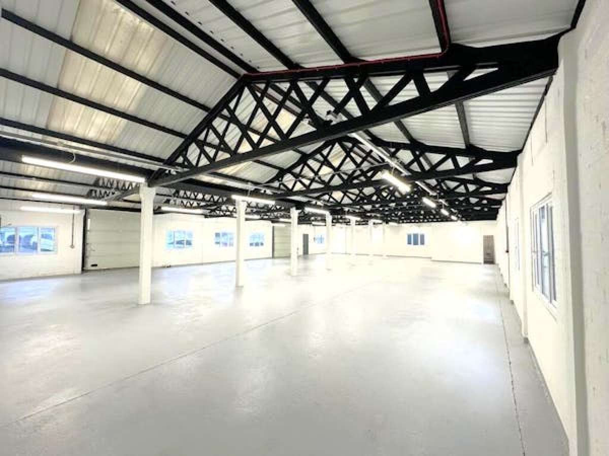 Industrial Unit in Lancing - photo 4