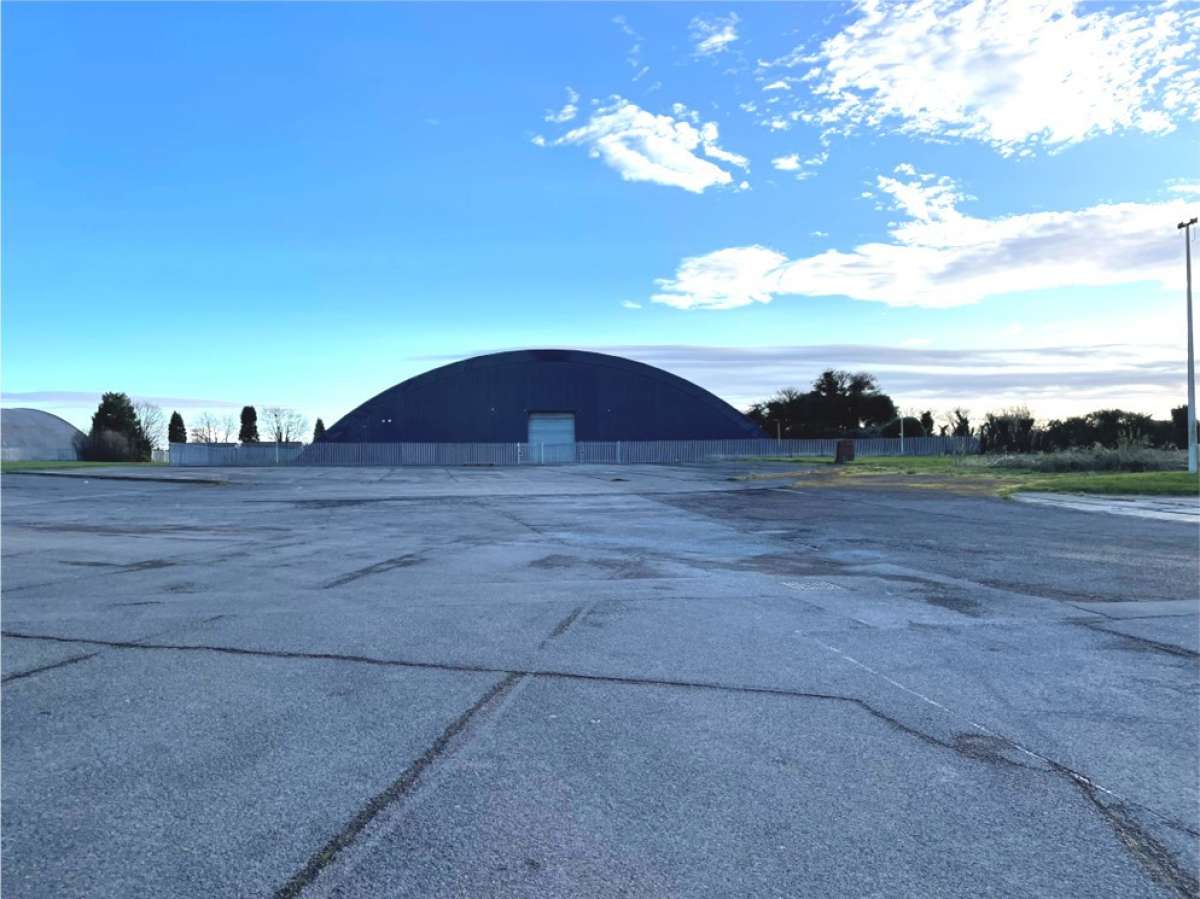 Industrial Unit in Chippenham - photo 3