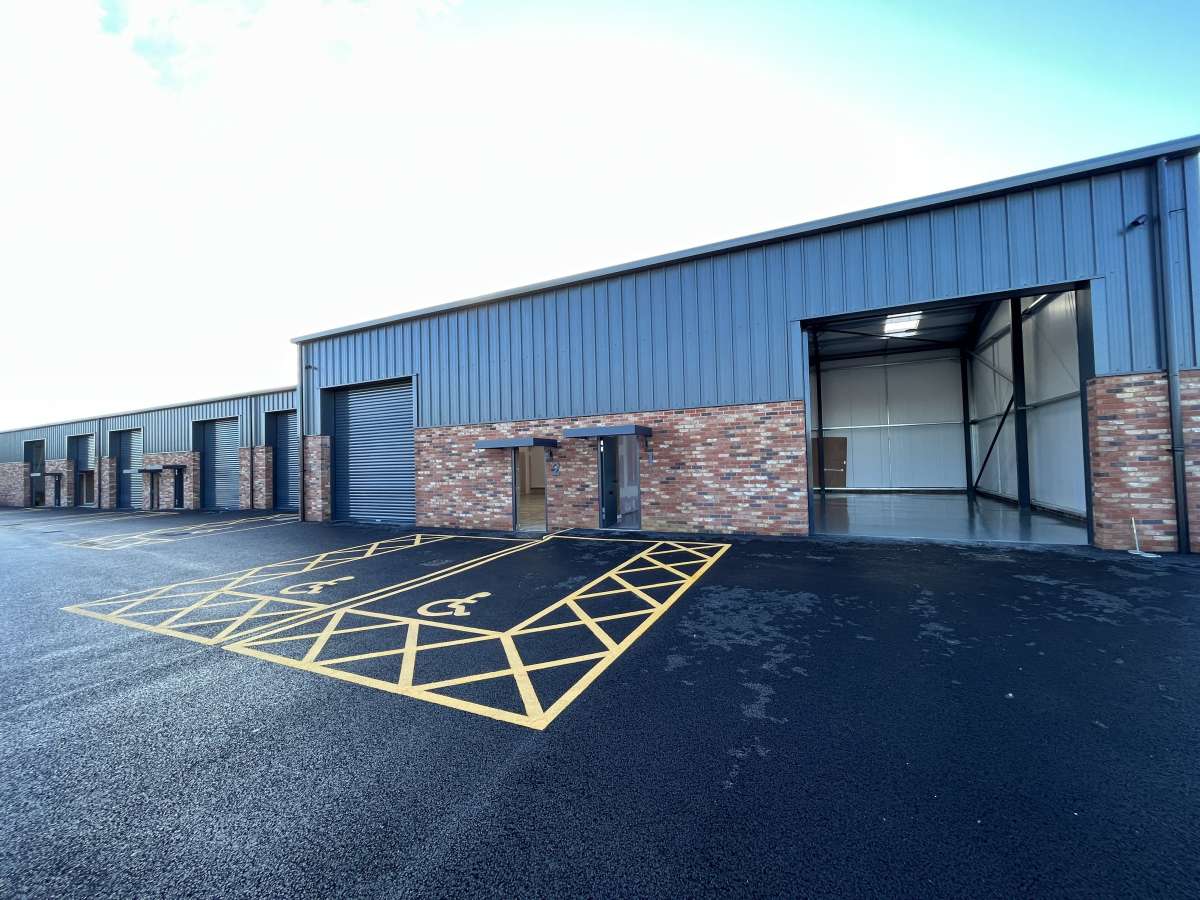 Industrial Unit in Lincoln - photo 2