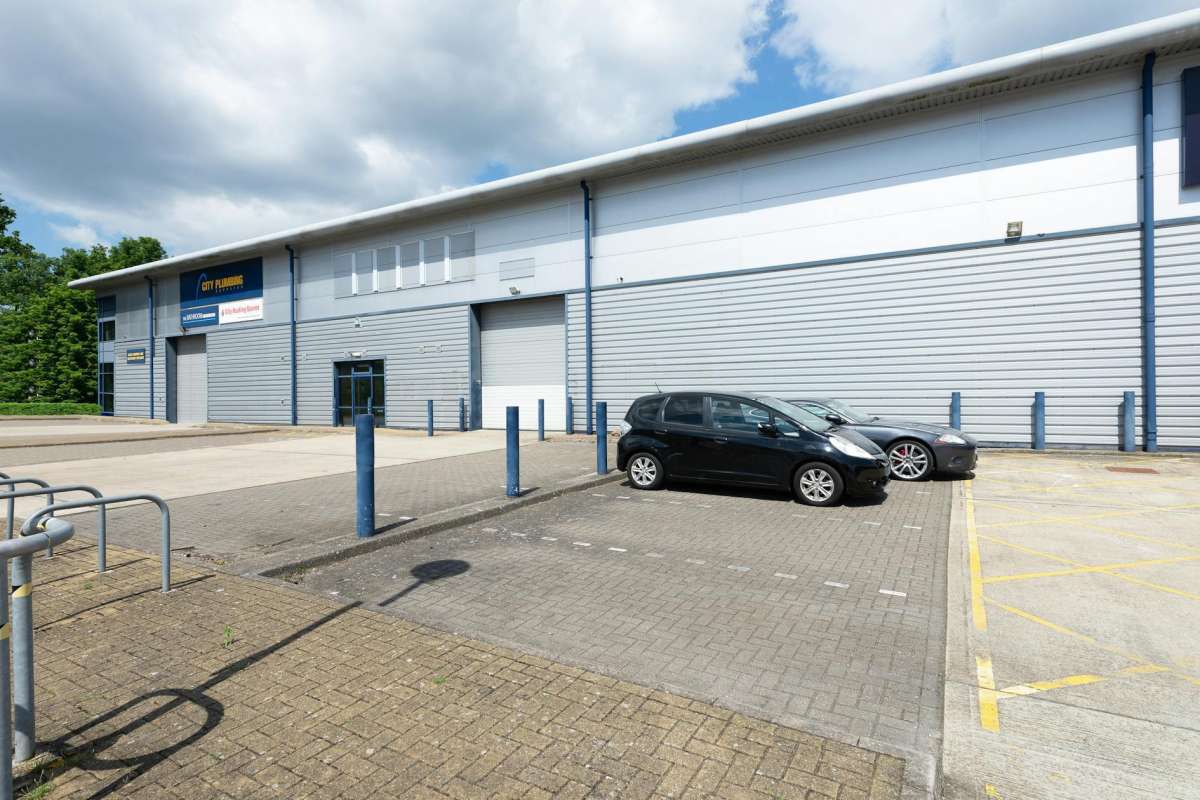 Industrial Unit in Harlow - photo 2