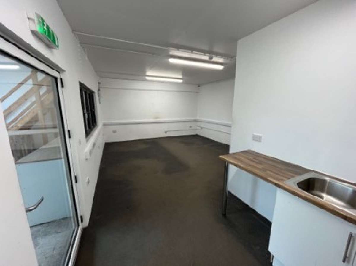 Industrial Unit in Uffculme - photo 4