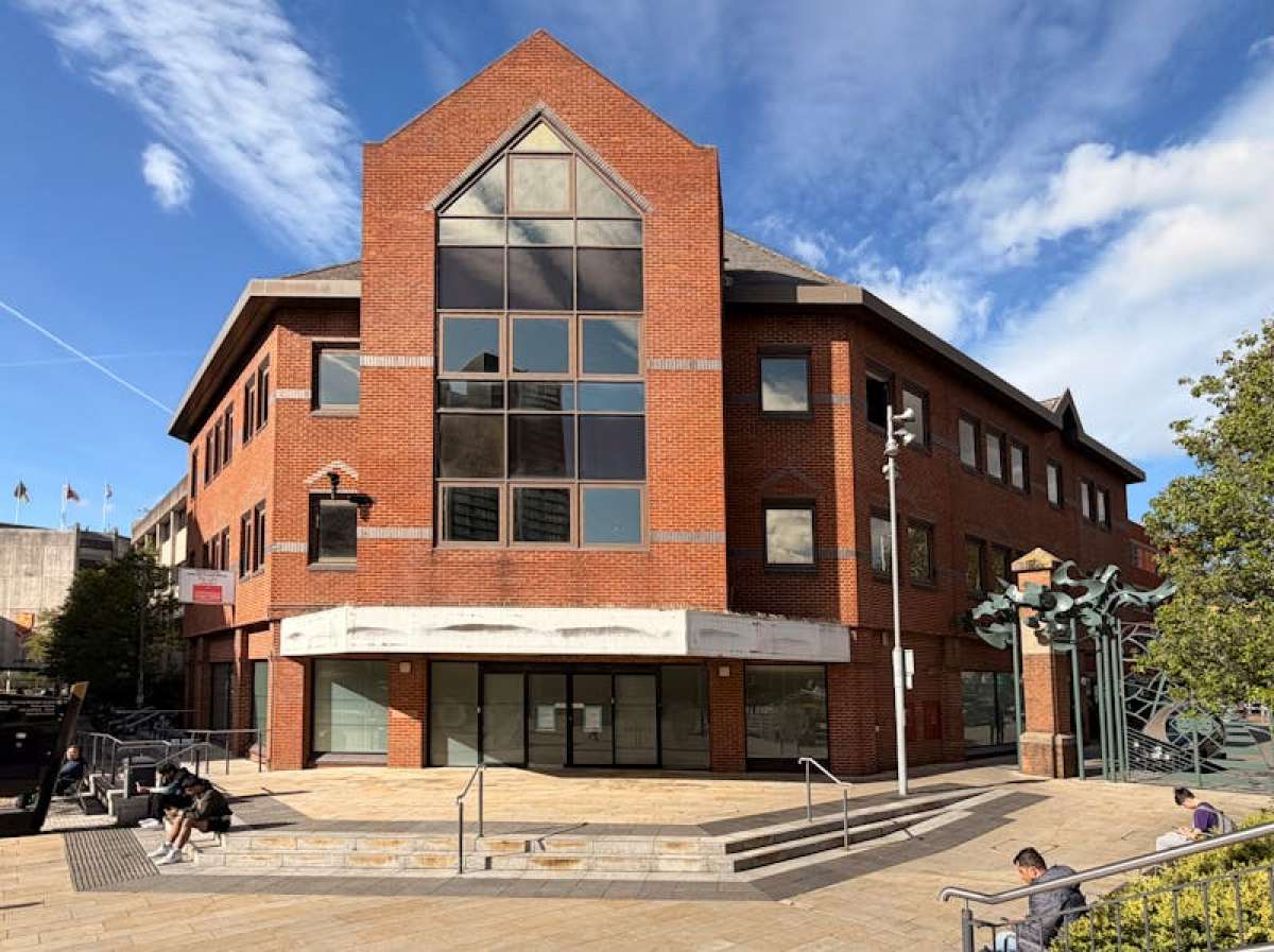 Industrial Unit in Woking - photo 2