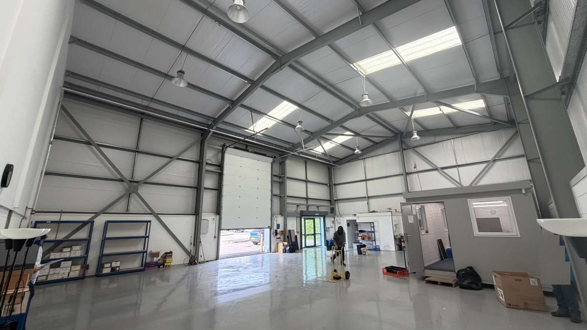 Industrial Unit in Warwick - photo 3