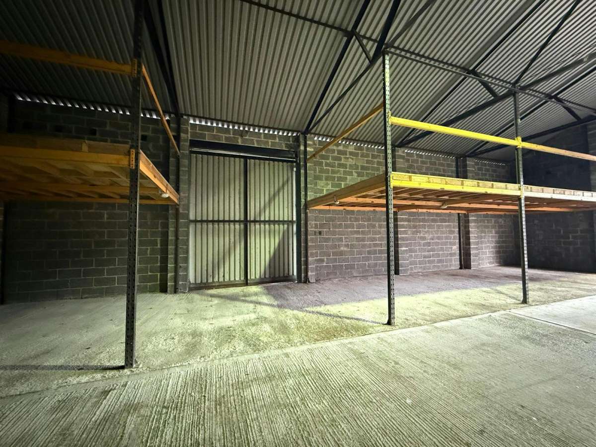 Industrial Unit in Waterlooville - photo 4