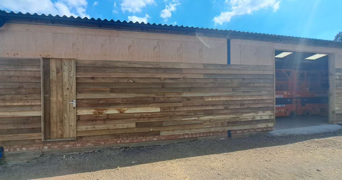 Industrial Unit in Tyringham - photo 2