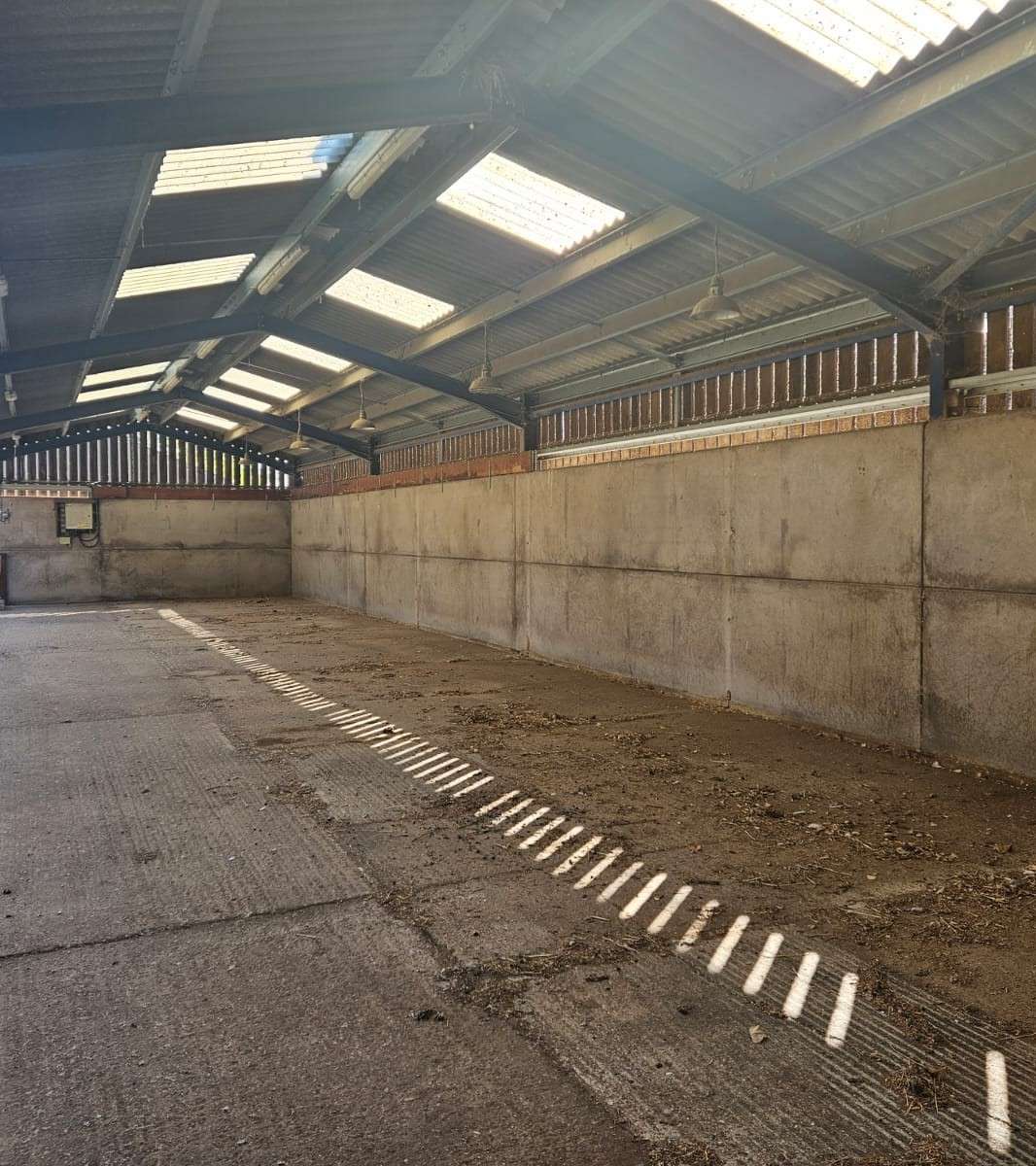 Industrial Unit in Tyringham - photo 3