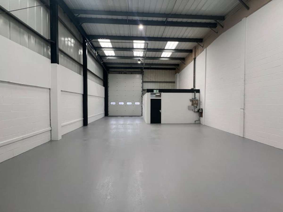 Industrial Unit in Portsmouth - photo 4