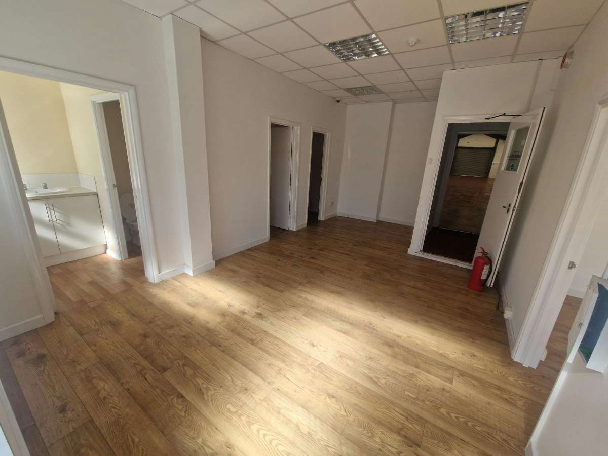 Industrial Unit in Fareham - photo 4