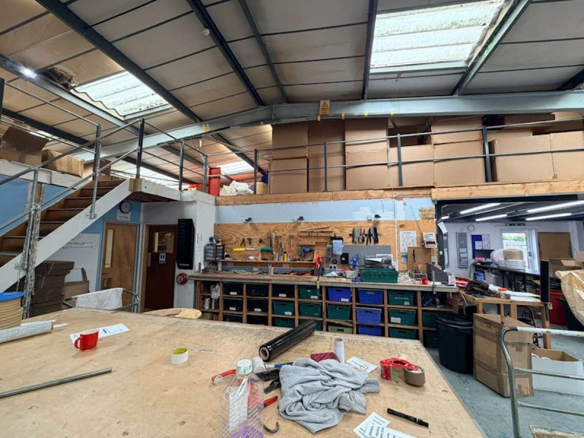 Industrial Unit in Fareham - photo 4