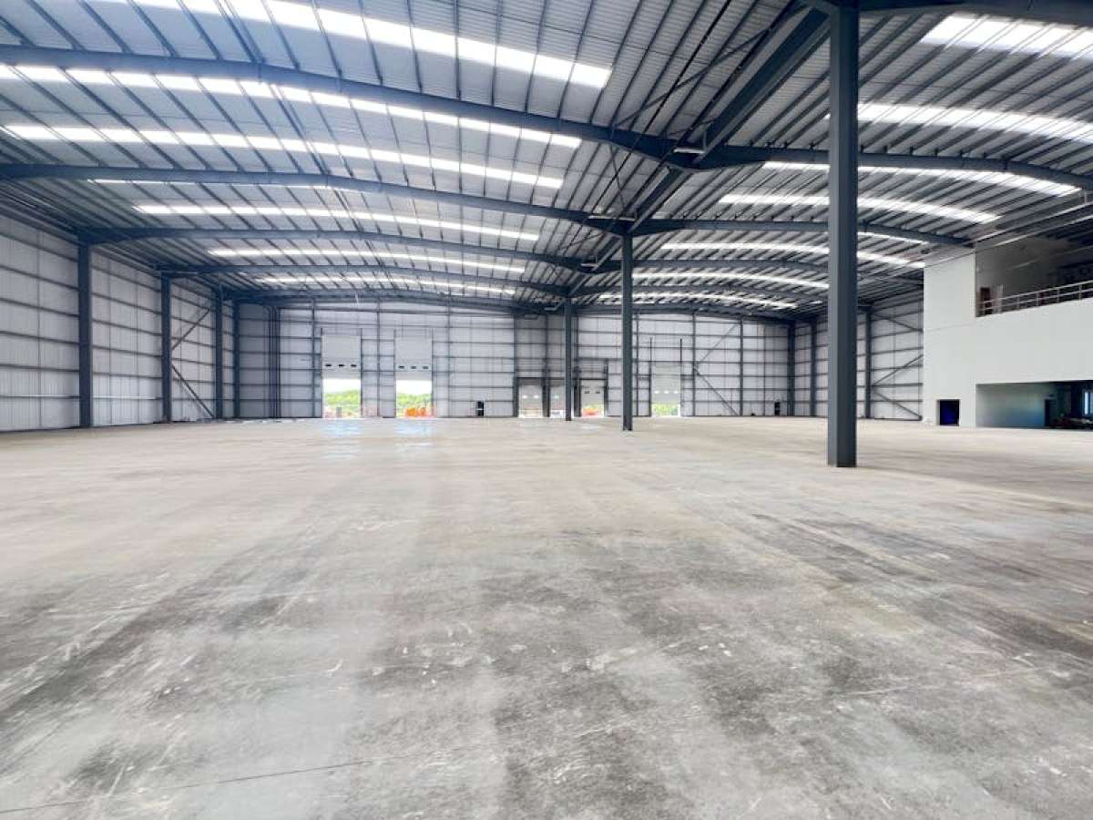 Industrial Unit in Waterlooville - photo 2