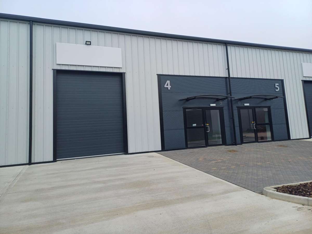 Industrial Unit in Peterborough - photo 2
