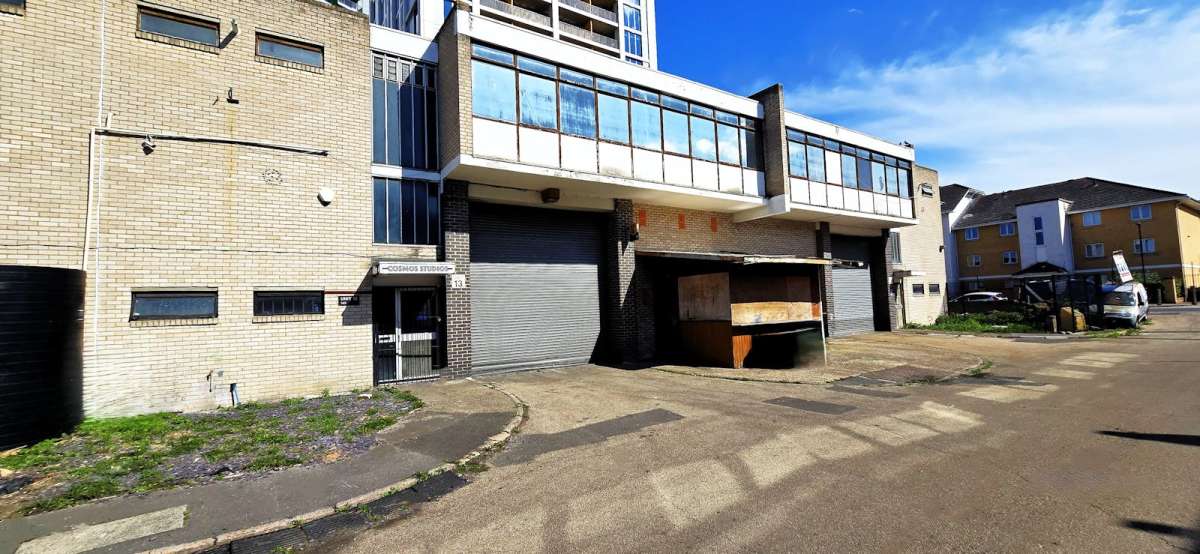 Industrial Unit in London - photo 4