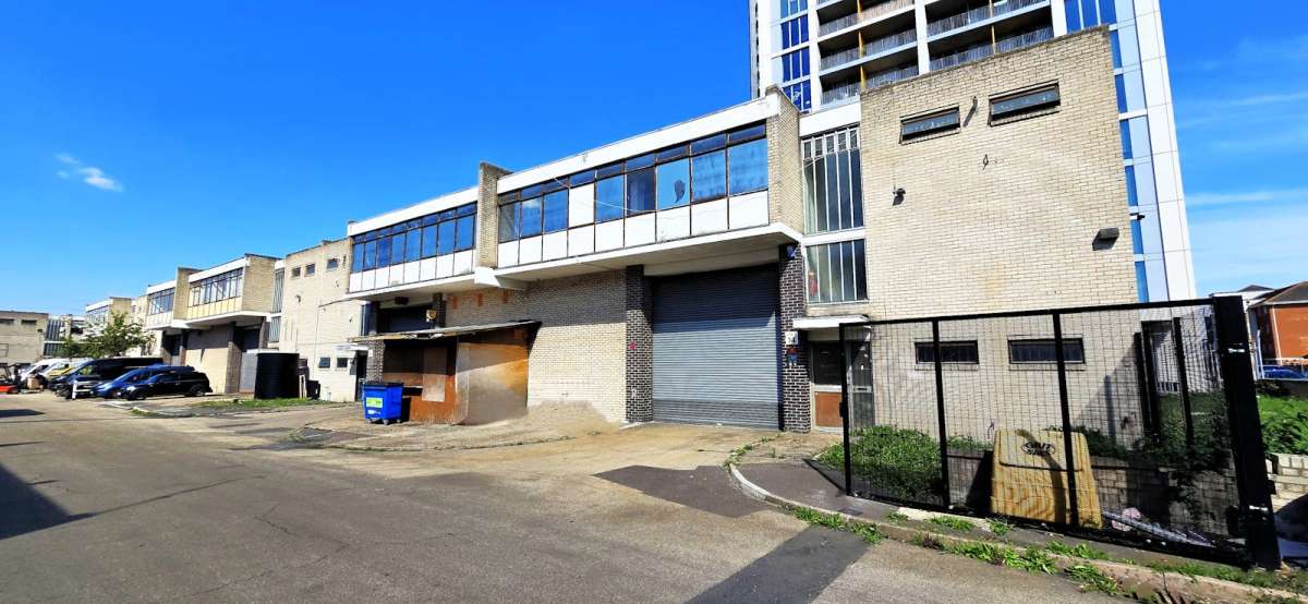 Industrial Unit in London - photo 4