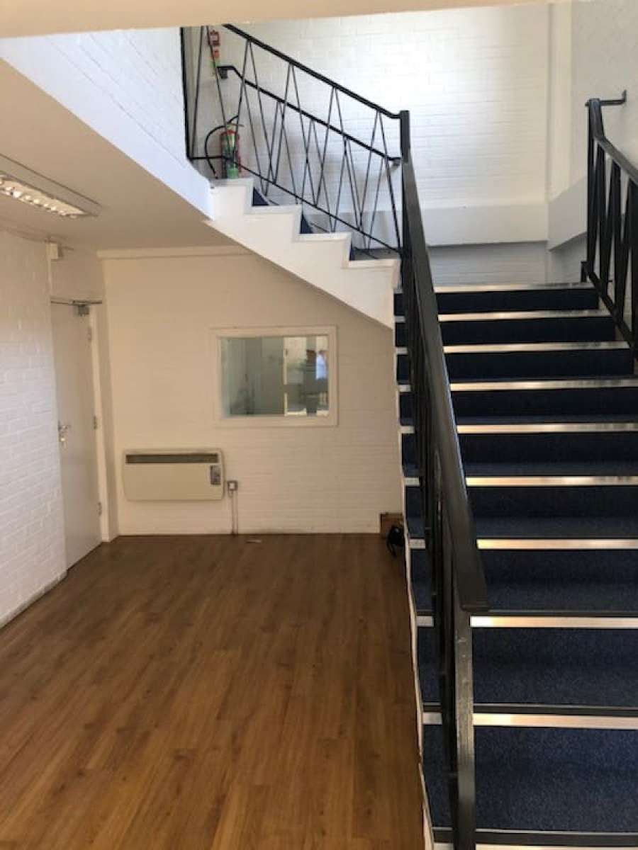 Industrial Unit in Shepperton - photo 4