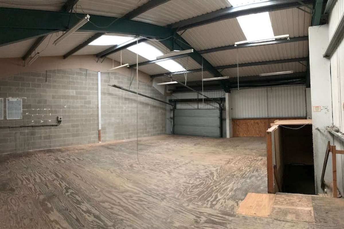 Industrial Unit in Portsmouth - photo 2