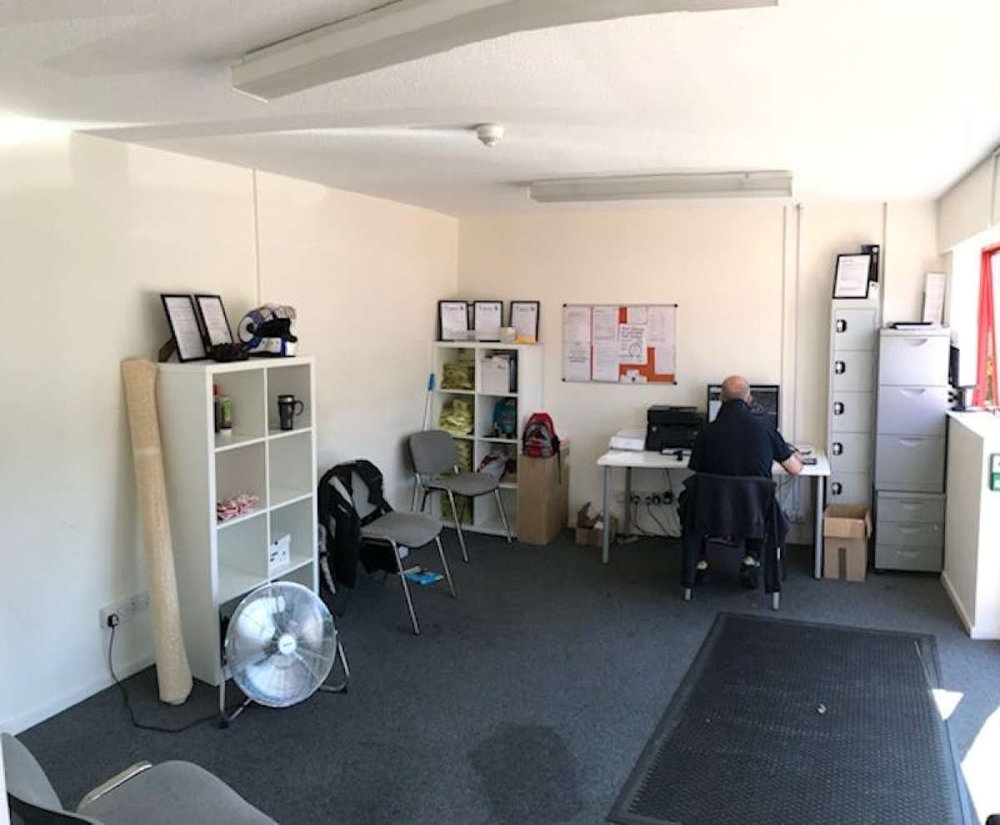 Industrial Unit in Waterlooville - photo 3