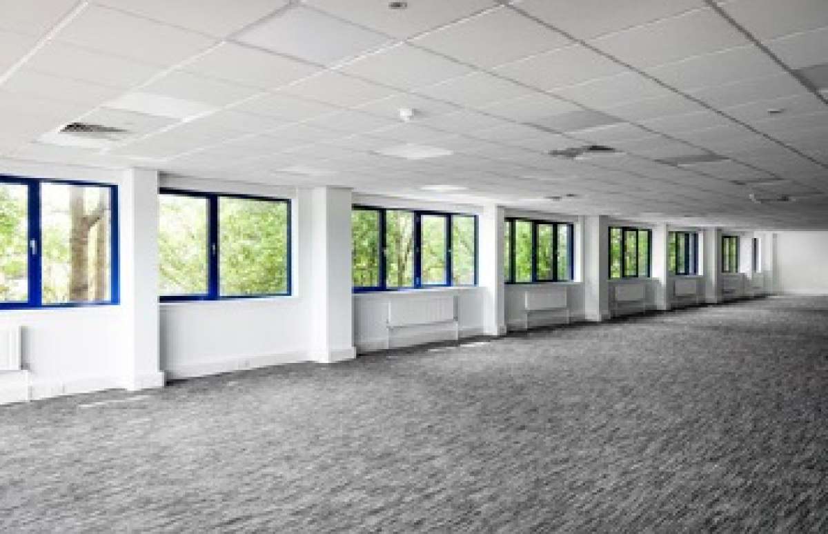 Industrial Unit in Corby - photo 3