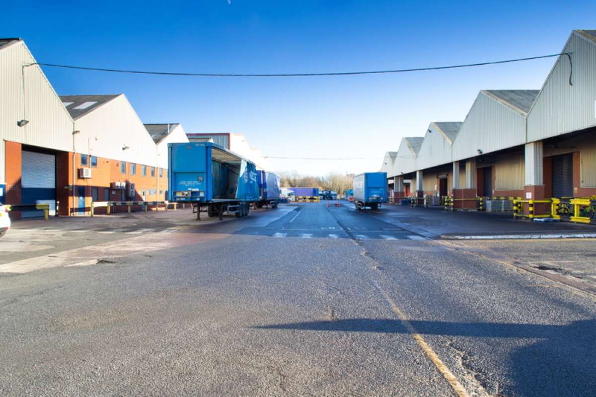 Industrial Unit in Wolverhampton - photo 3