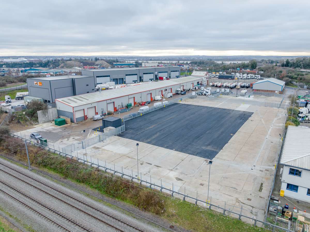 Industrial Unit in Purfleet - photo 2