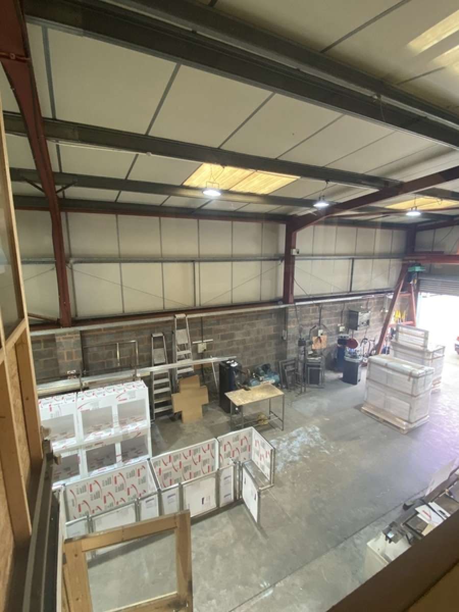 Industrial Unit in Wolverhampton - photo 4