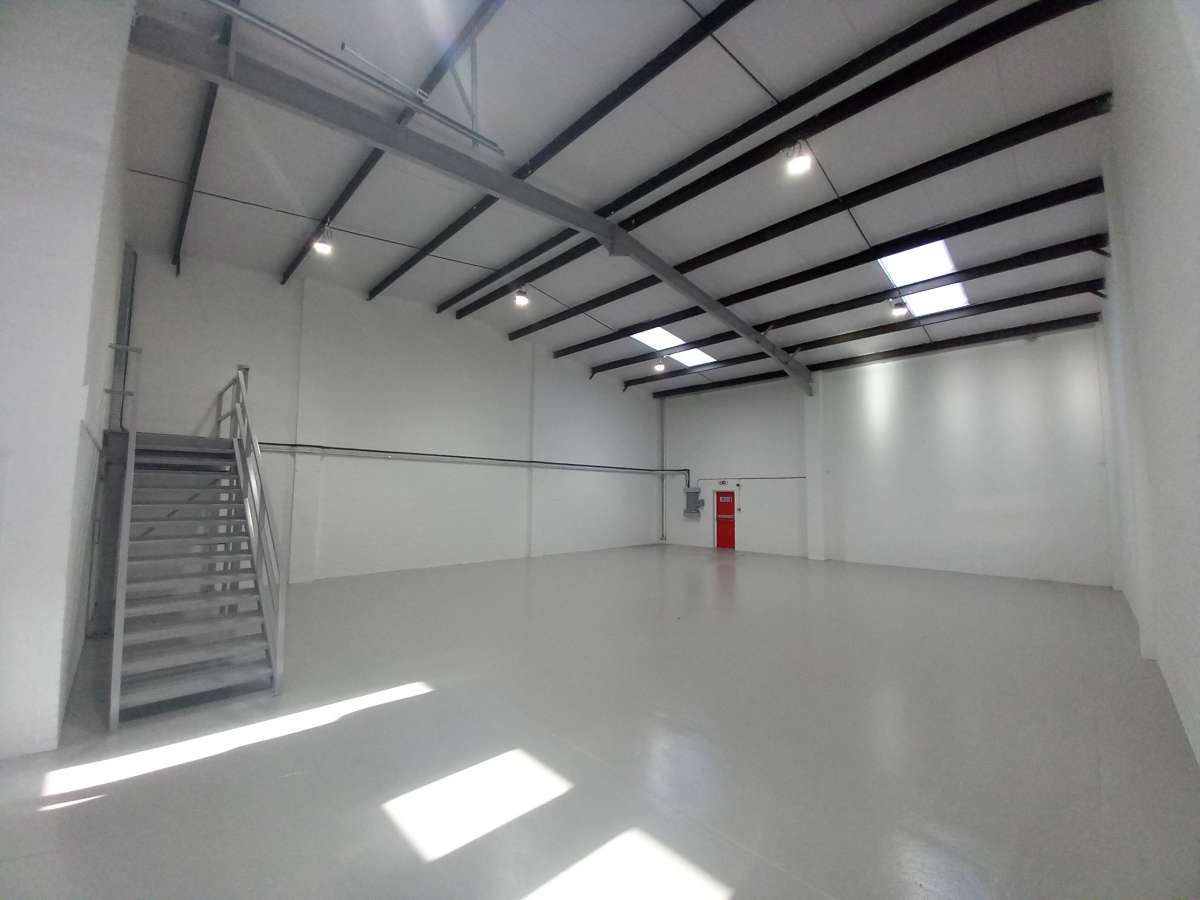 Industrial Unit in Cambridge - photo 4