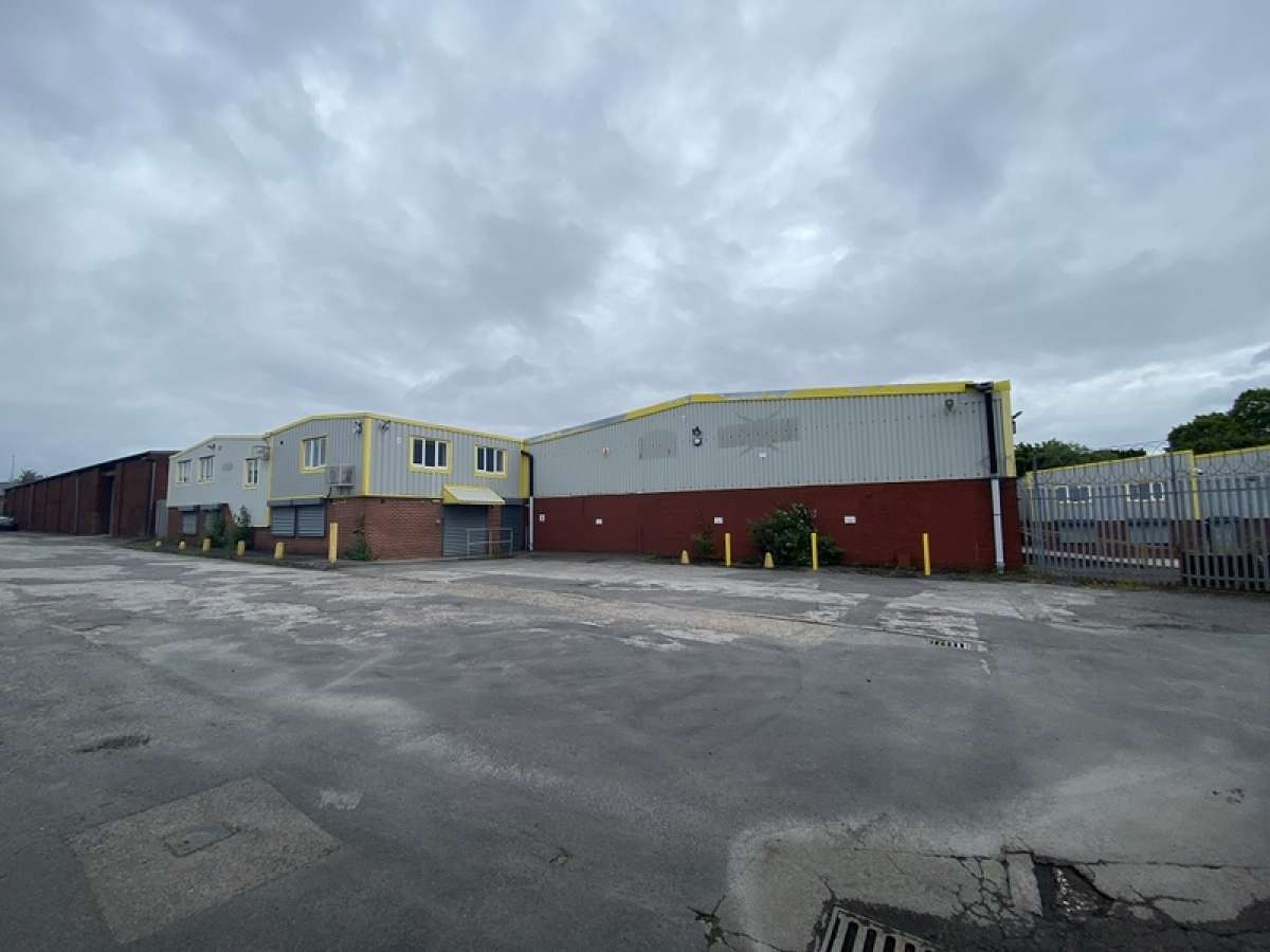 Industrial Unit in Walsall - photo 3