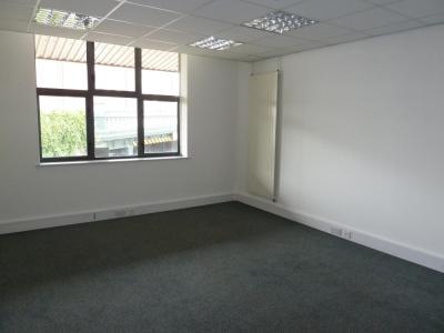 Industrial Unit in Southampton - photo 2