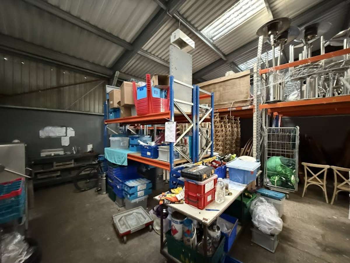 Investment in Woking - photo 3