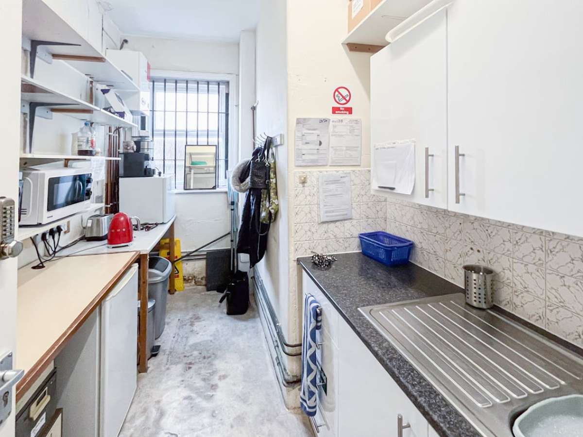 Investment in Poole - photo 3