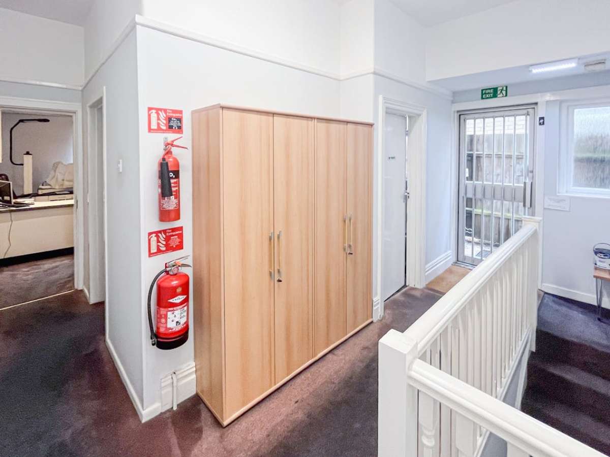 Investment in Poole - photo 4