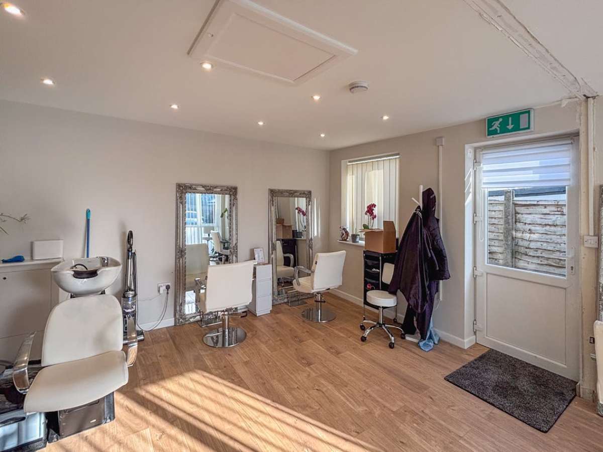 Investment in New Milton - photo 4