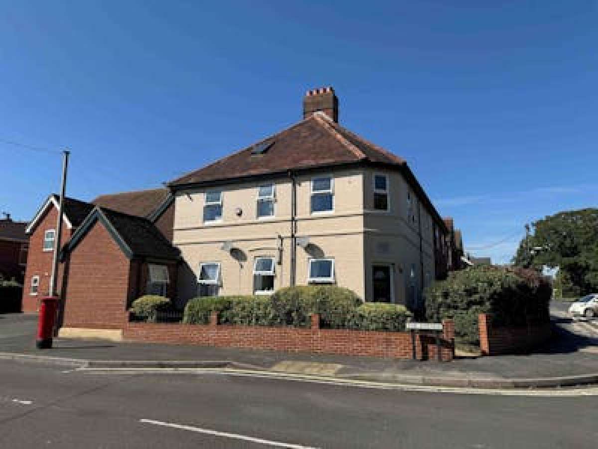 Investment in Southampton - photo 4