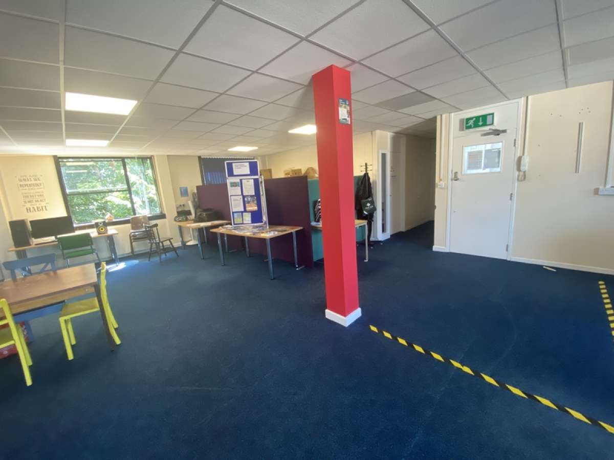 Office in Bilston - photo 3