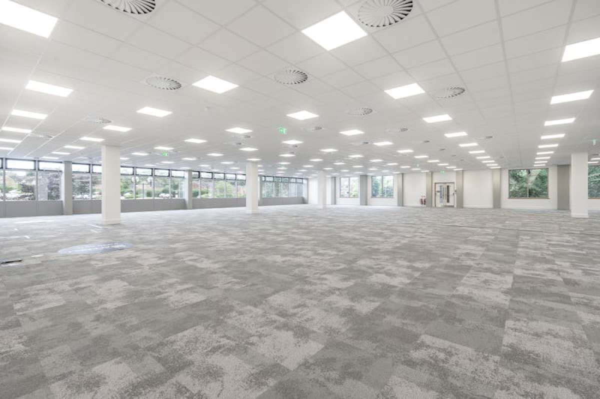 Office in Bracknell - photo 3