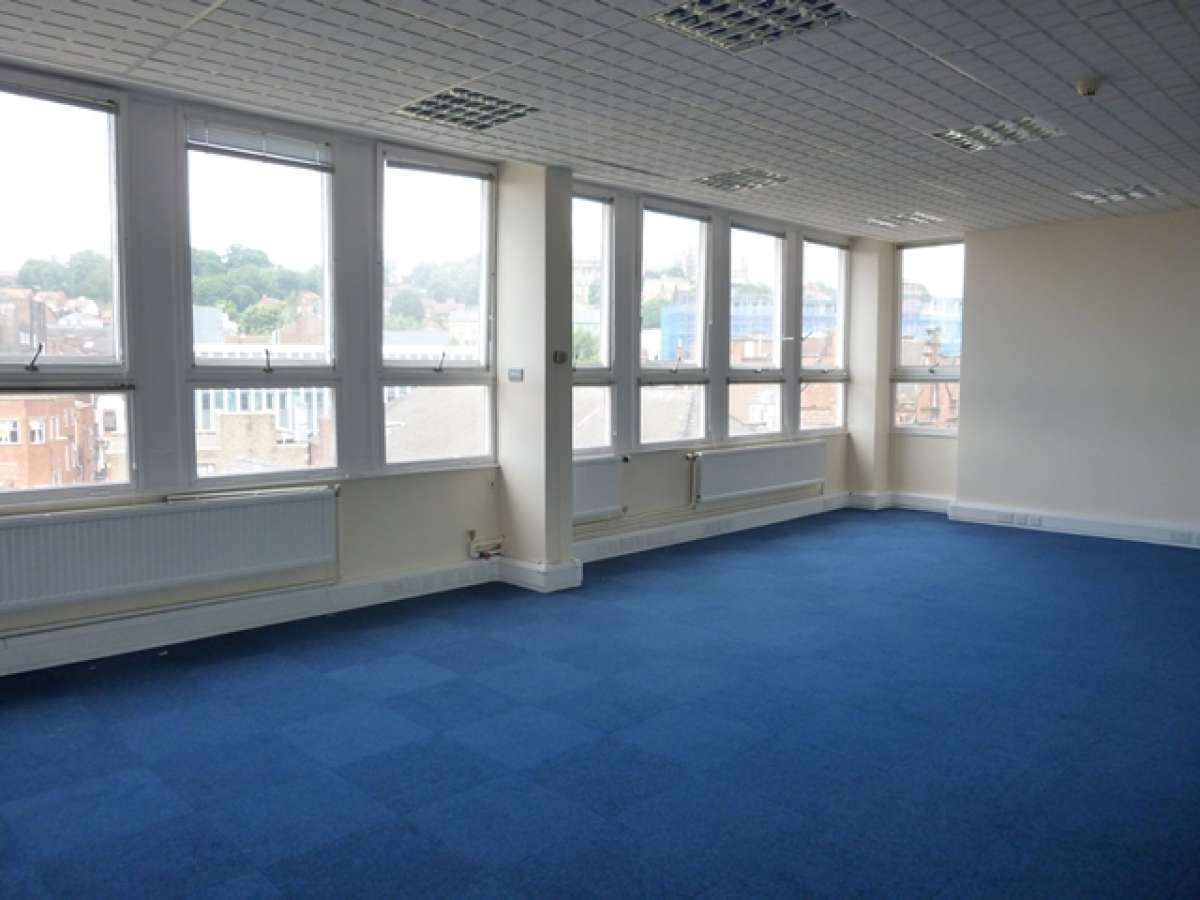 Office in Lincoln - photo 2