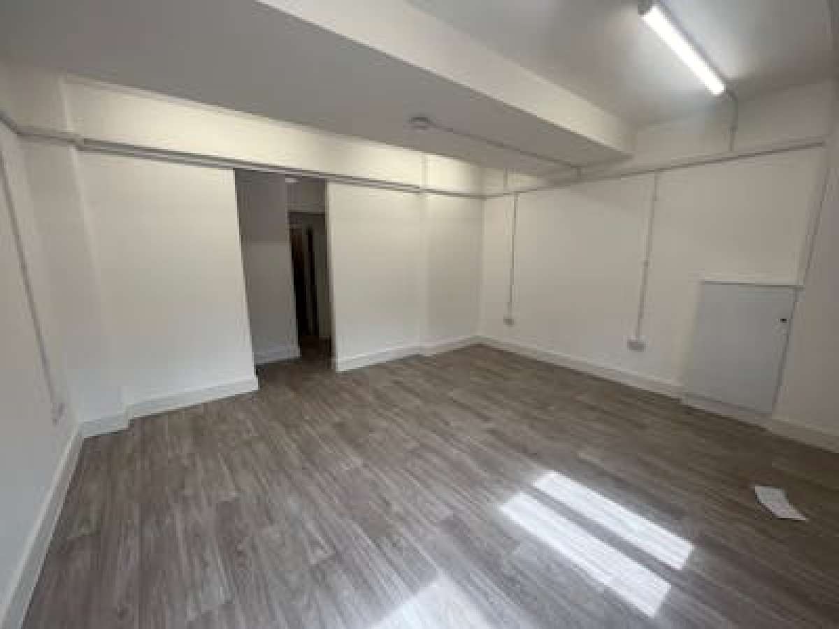 Office in Brockley - photo 4