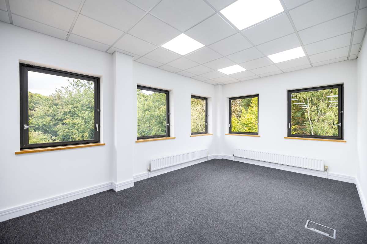 Office in Stevenage - photo 4