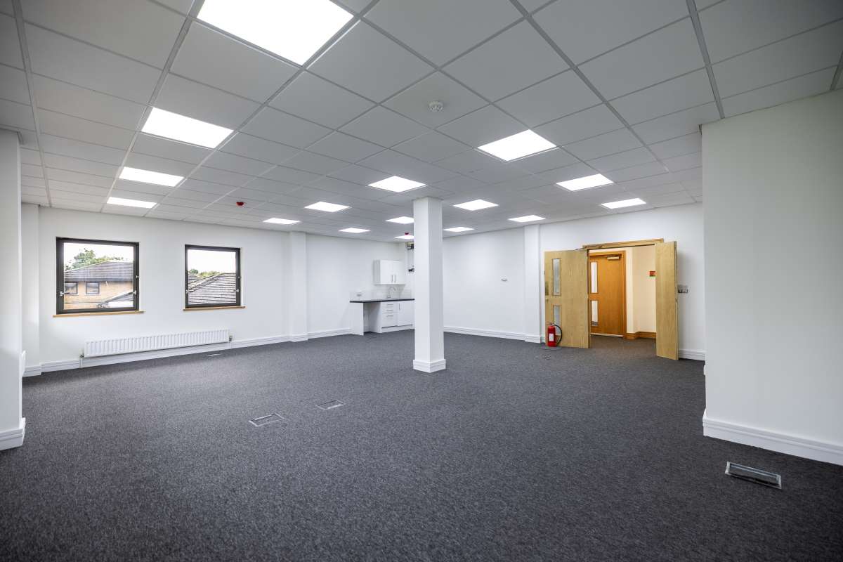 Office in Stevenage - photo 4