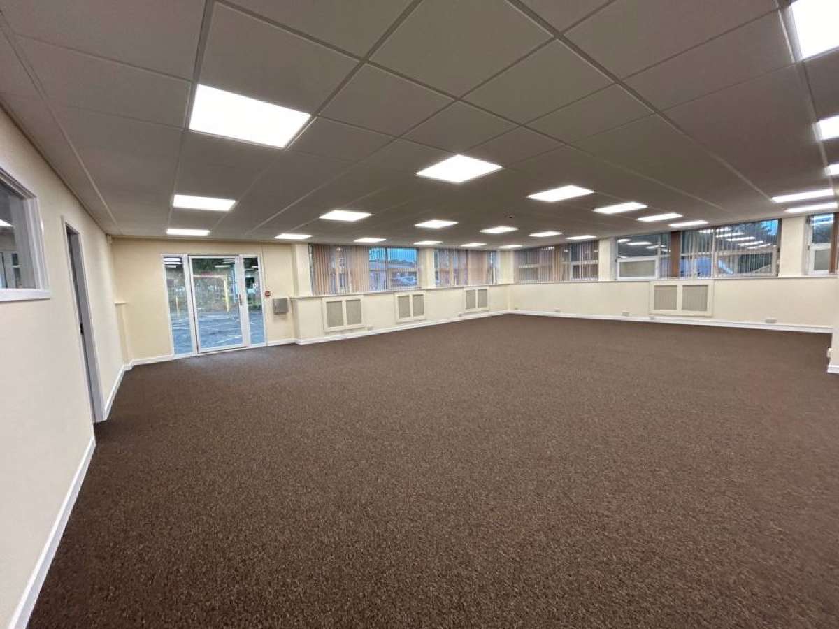 Office in Congleton - photo 2