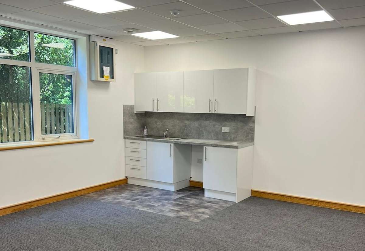 Office in Southampton - photo 3