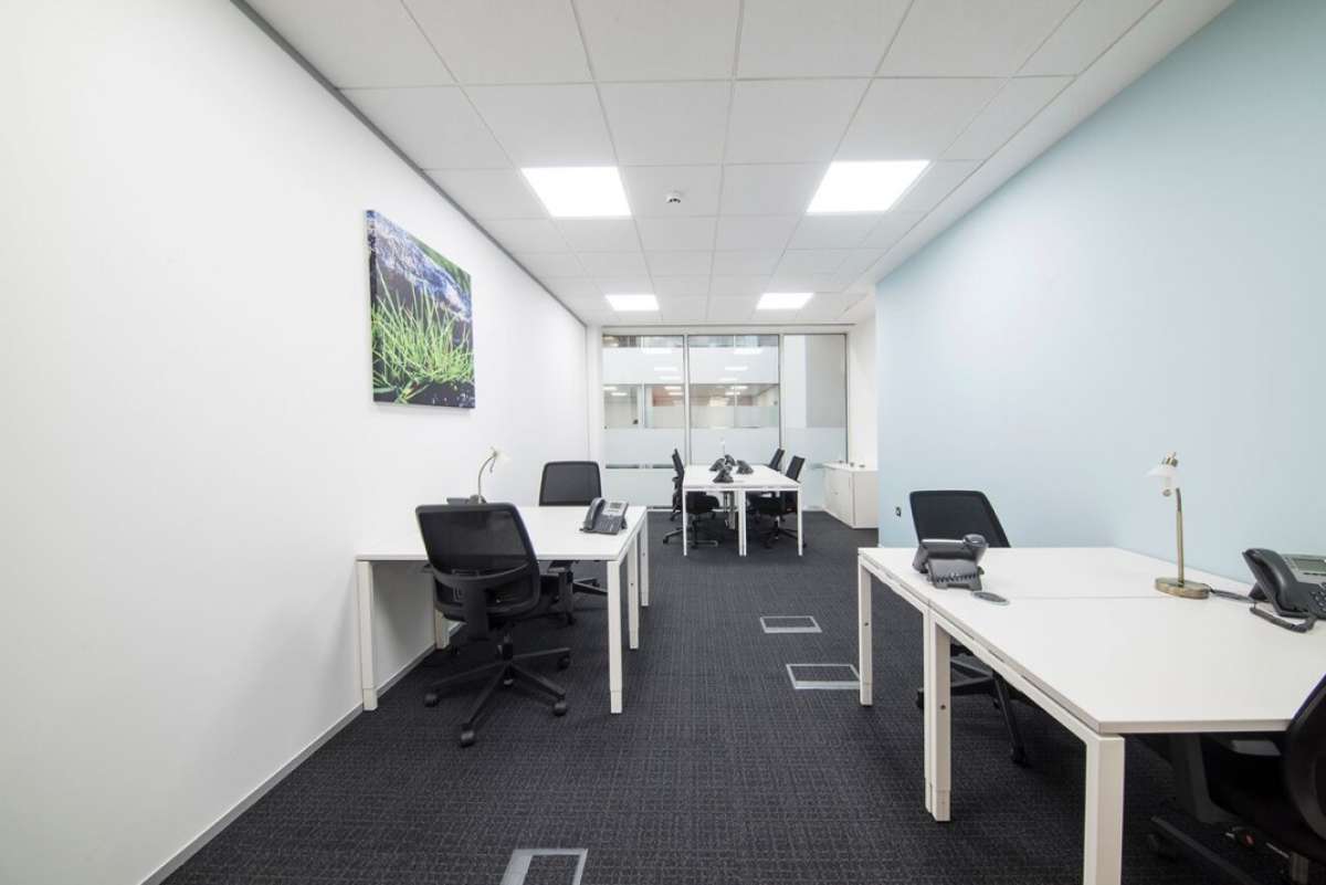 Office in Reading - photo 3