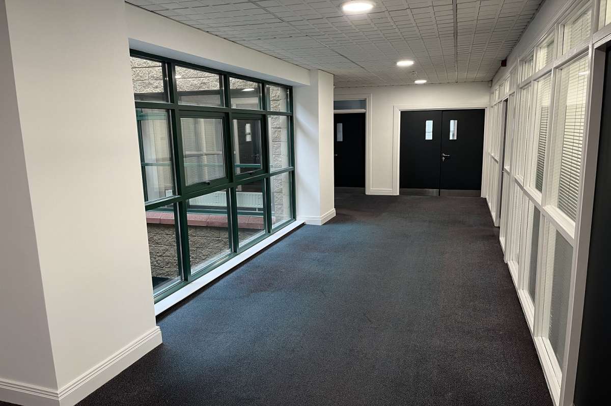 Office in Lisburn - photo 2